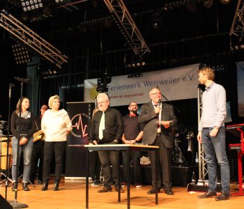 Tombola zugunsten des Vereins "Lichtblicke"